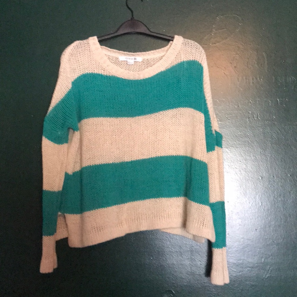Thin pull over sweater
